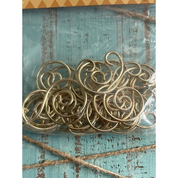Gerson 1-1/2 In. Gold Swirl Ornament Hooks (24-Pack) 376290 Gerson 376290 1-1/2 - Picture 3 of 3